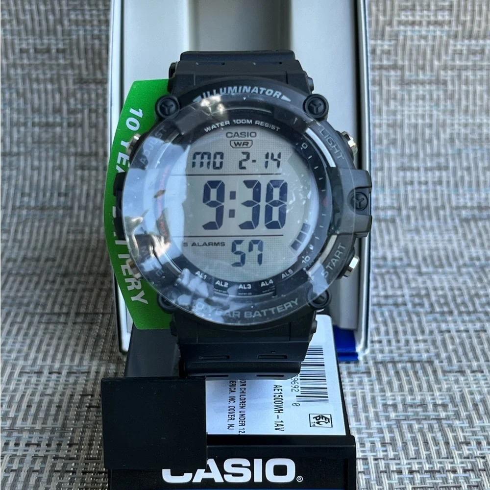 Casio Black Smartwatch with Rugged Design and Digital Display - Picture 3 of 6